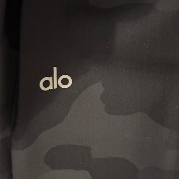 ALO Yoga Dark Camouflage Leggings - Picture 2 of 3